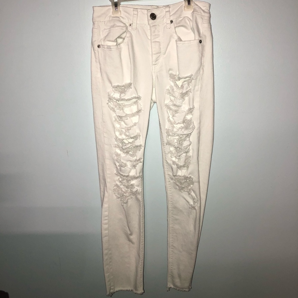 American Eagle 🦅 white ripped jeans 👖
